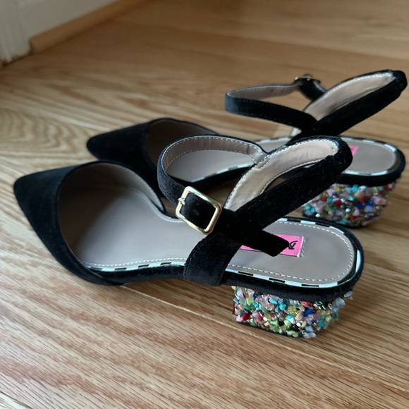 Betsey Johnson Black Velvet Pointed Toe Colorful Crystal Gem Heels Size 7.5 - Picture 6 of 7